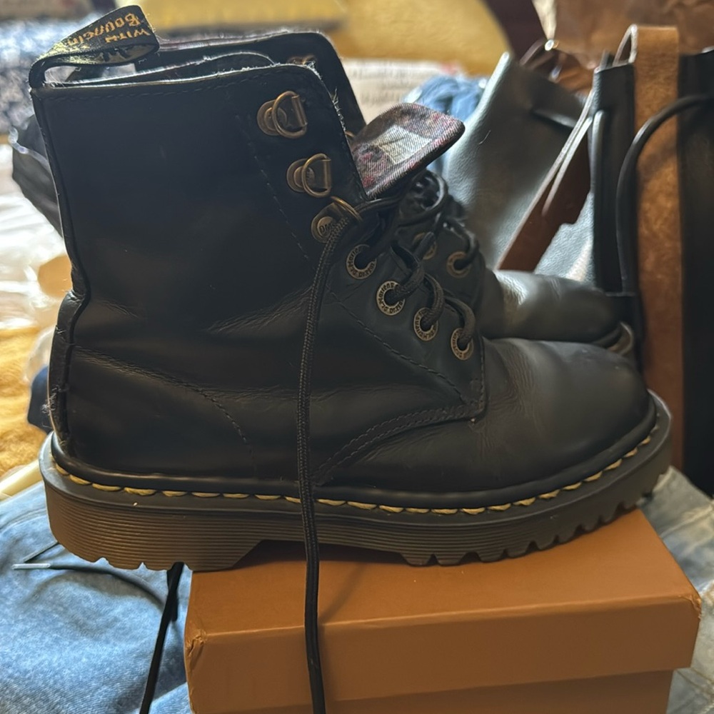 Luana doc martins slight worn